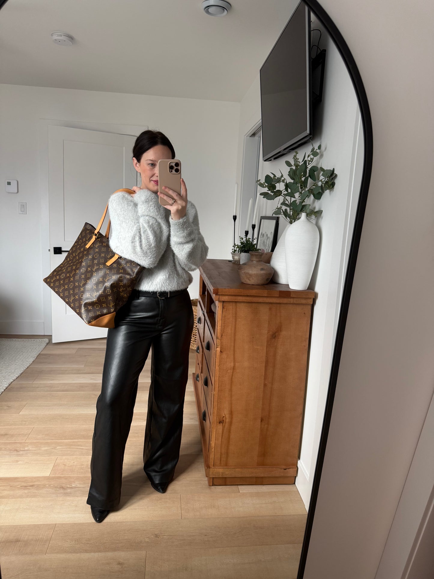 Louis Vuitton Monogram Cabas Mezzo