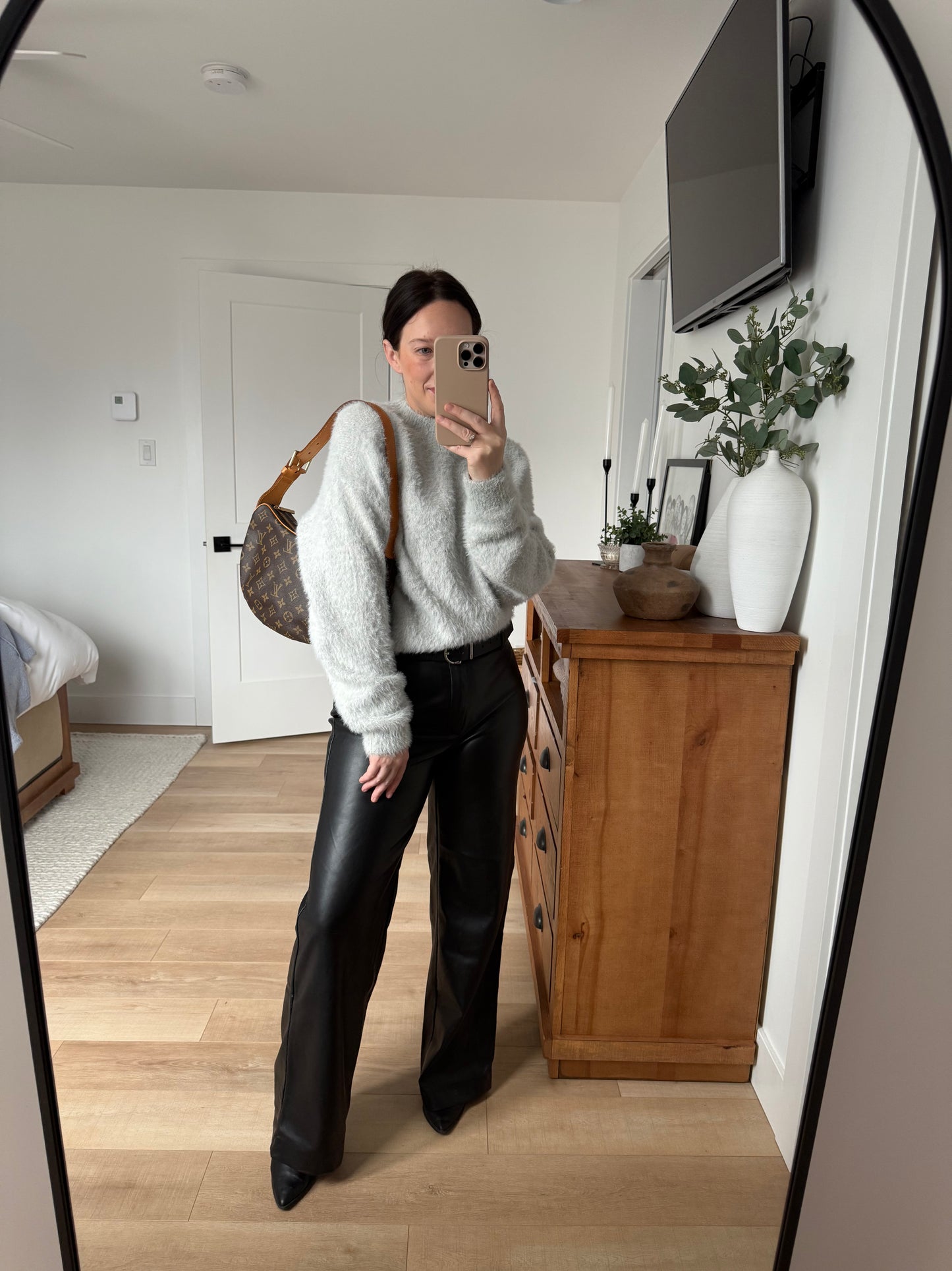 Louis Vuitton Croissant MM