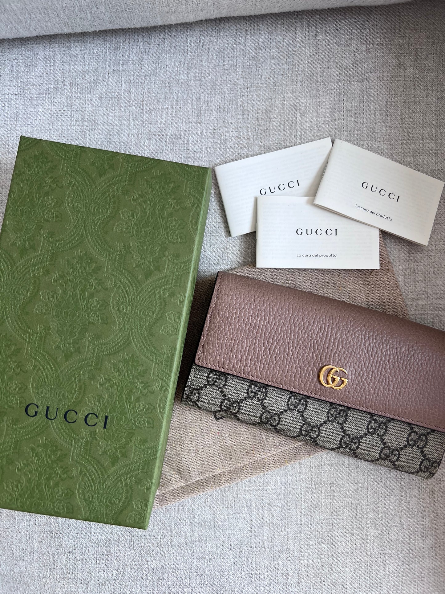 Gucci Bi-colour GG Marmont continental wallet