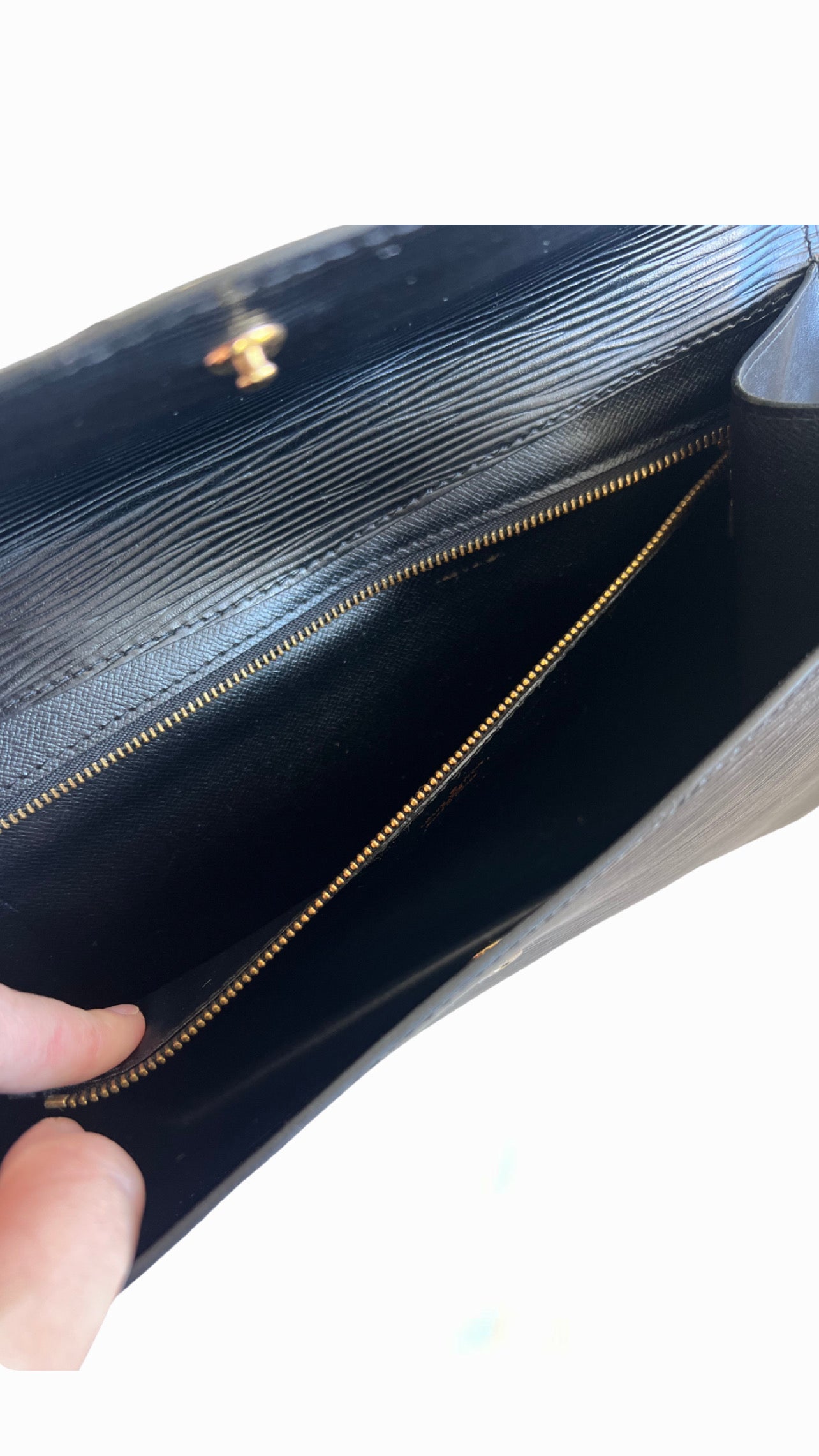 Louis Vuitton Epi Leather Montaigne Clutch