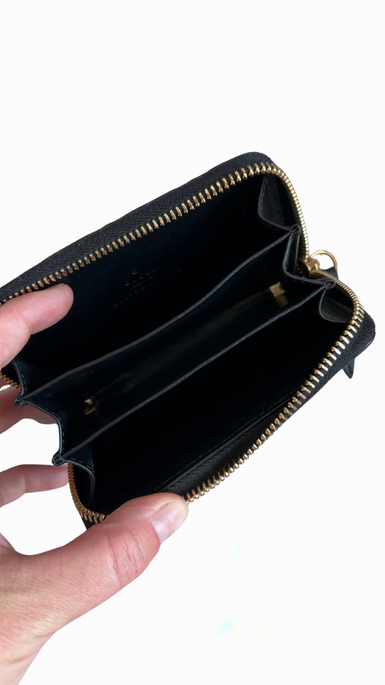 Gucci Guccissima Zip Around Card Case