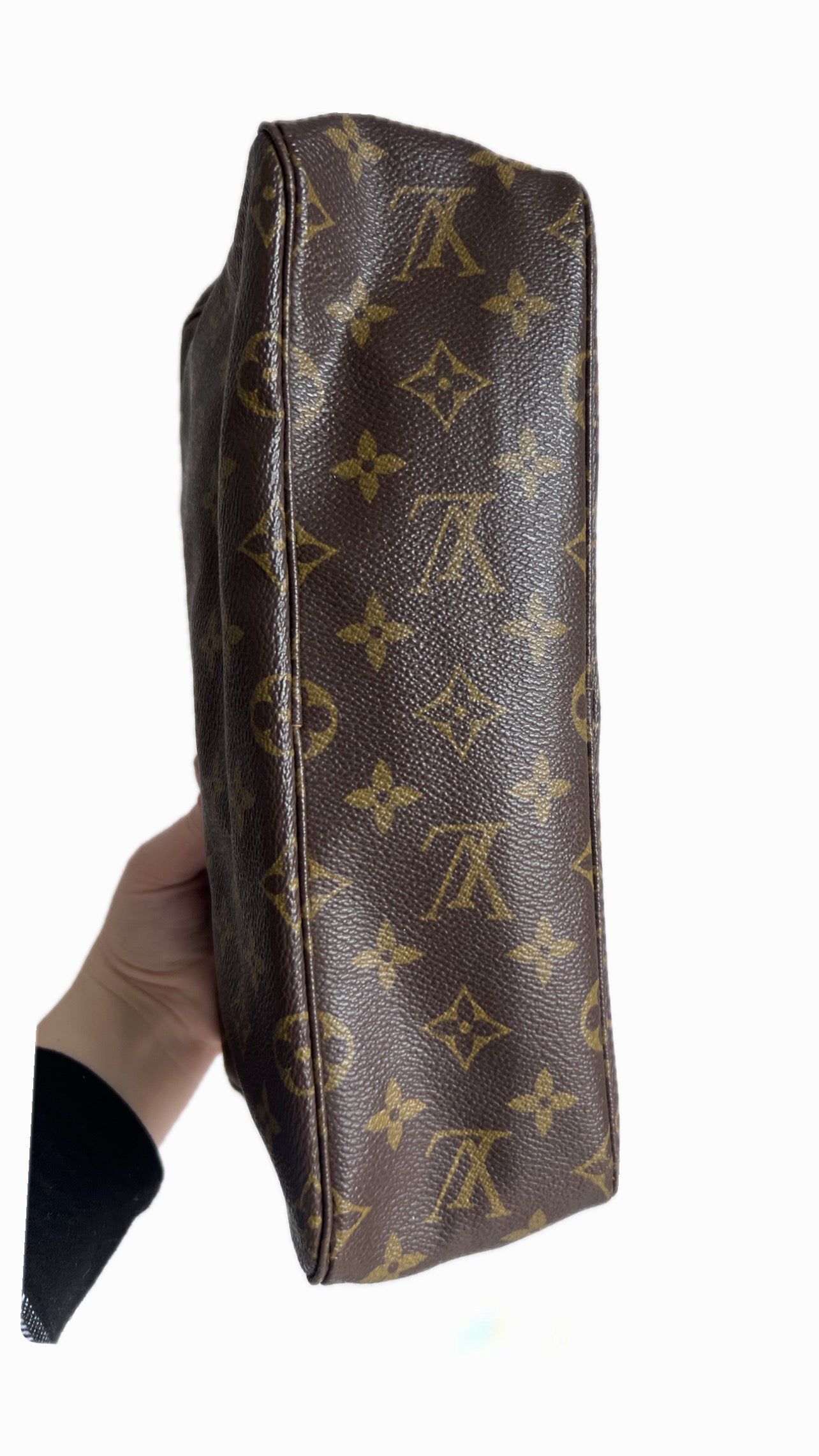 Louis Vuitton Trousse Toilette 28