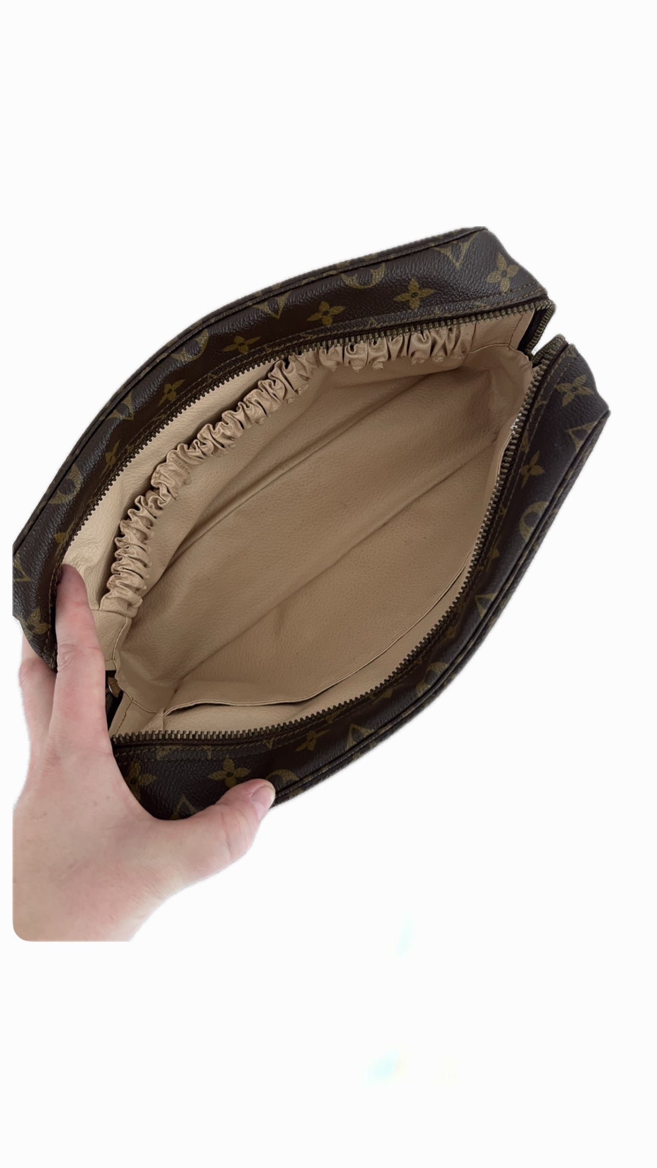 Louis Vuitton Trousse Toilette 28