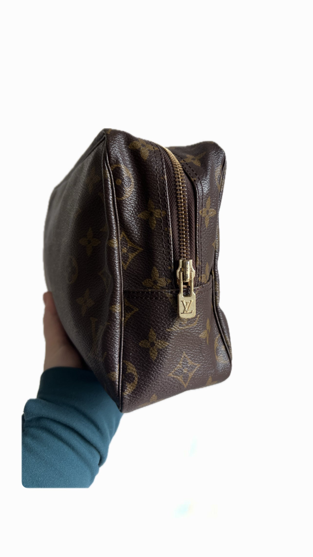 Louis Vuitton Trousse Toilette 28