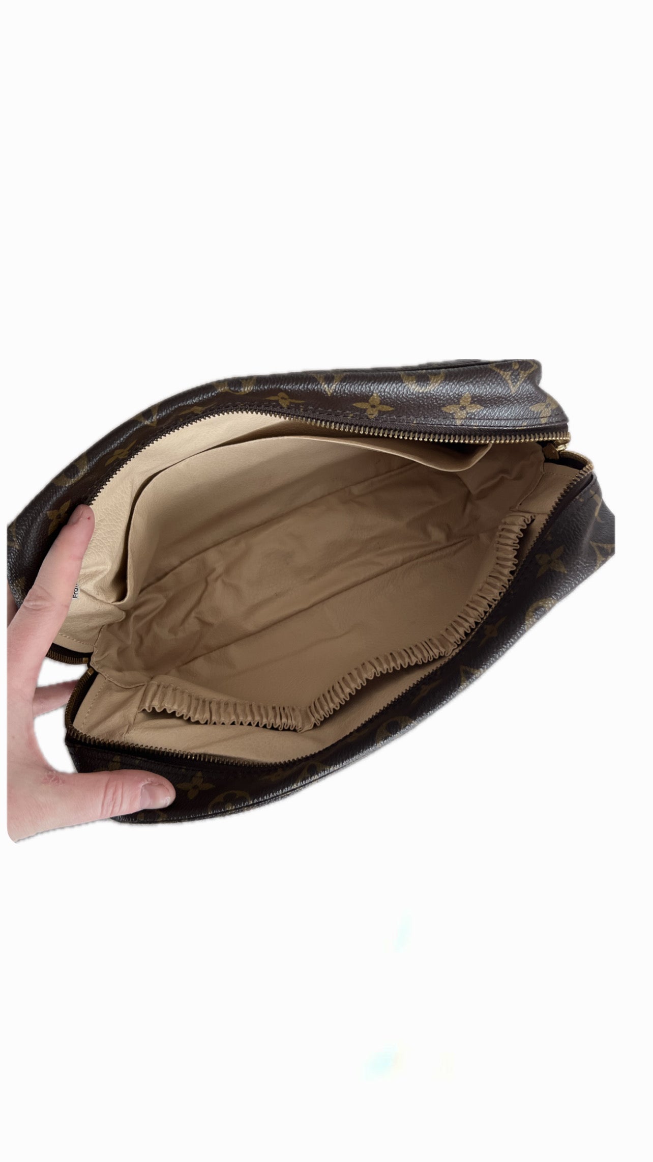 Louis Vuitton Trousse Toilette 28