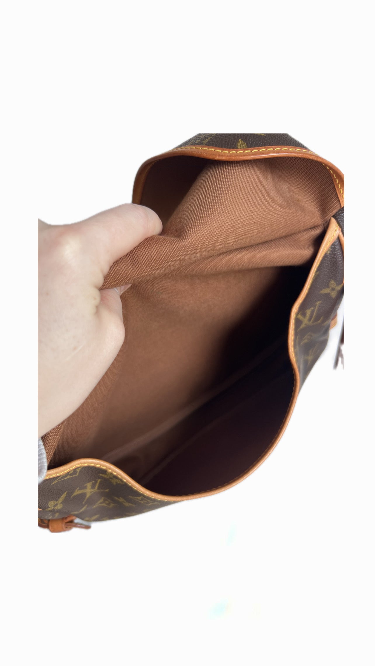 Louis Vuitton Saumur 30