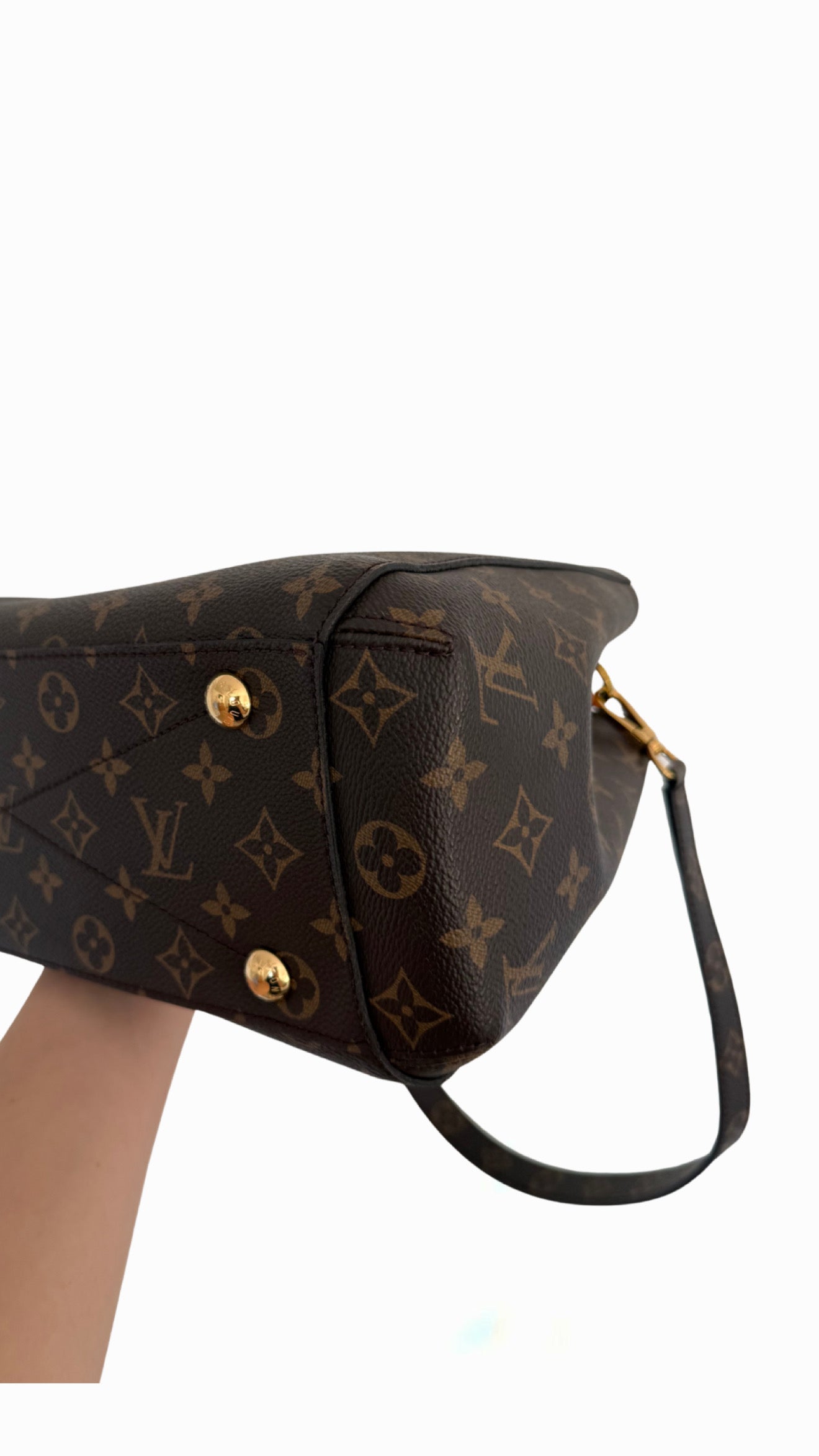 Louis Vuitton Montaigne MM