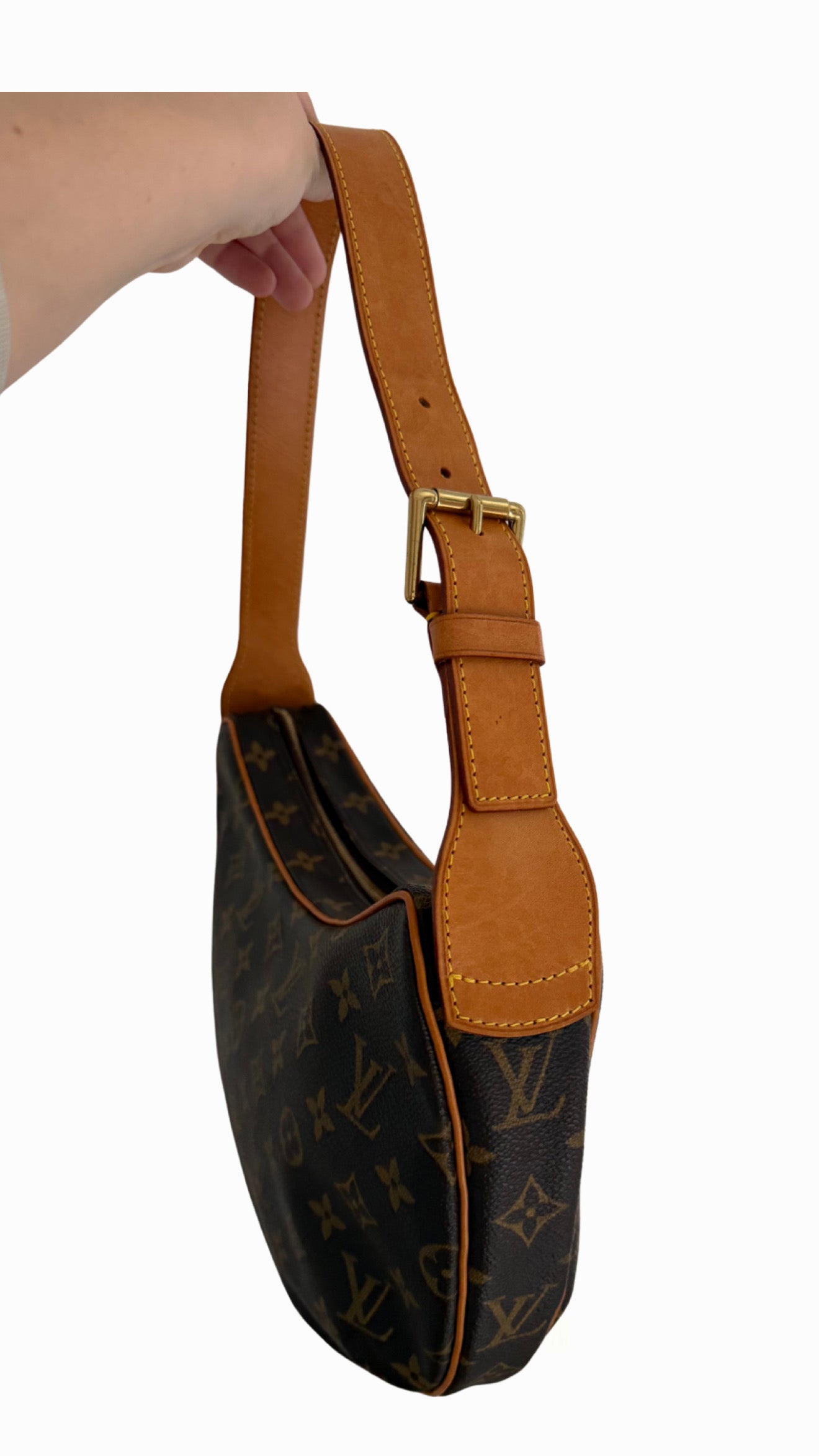 Louis Vuitton Croissant MM