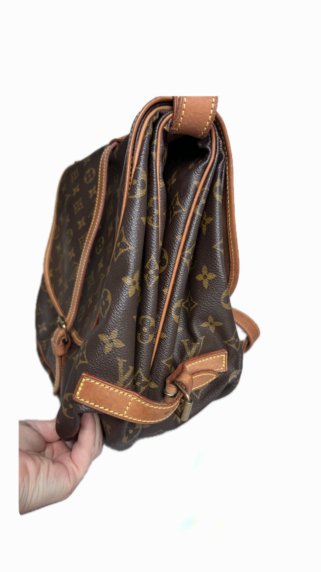 Louis Vuitton Saumur 35