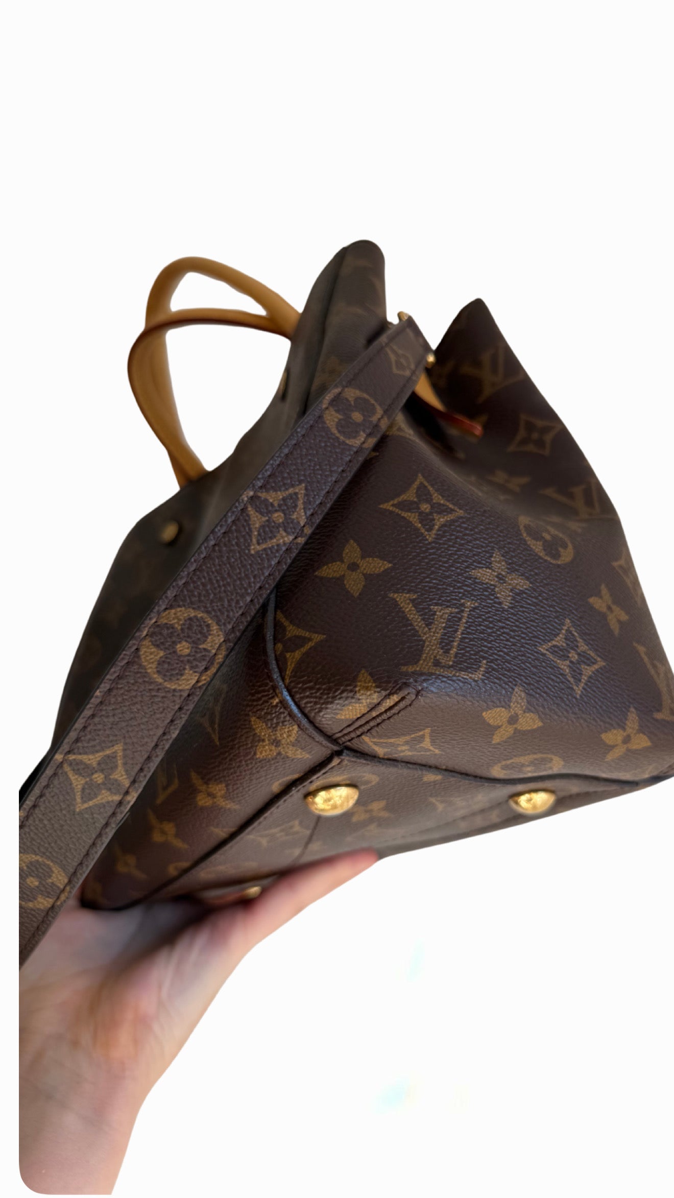 Louis Vuitton Montaigne MM