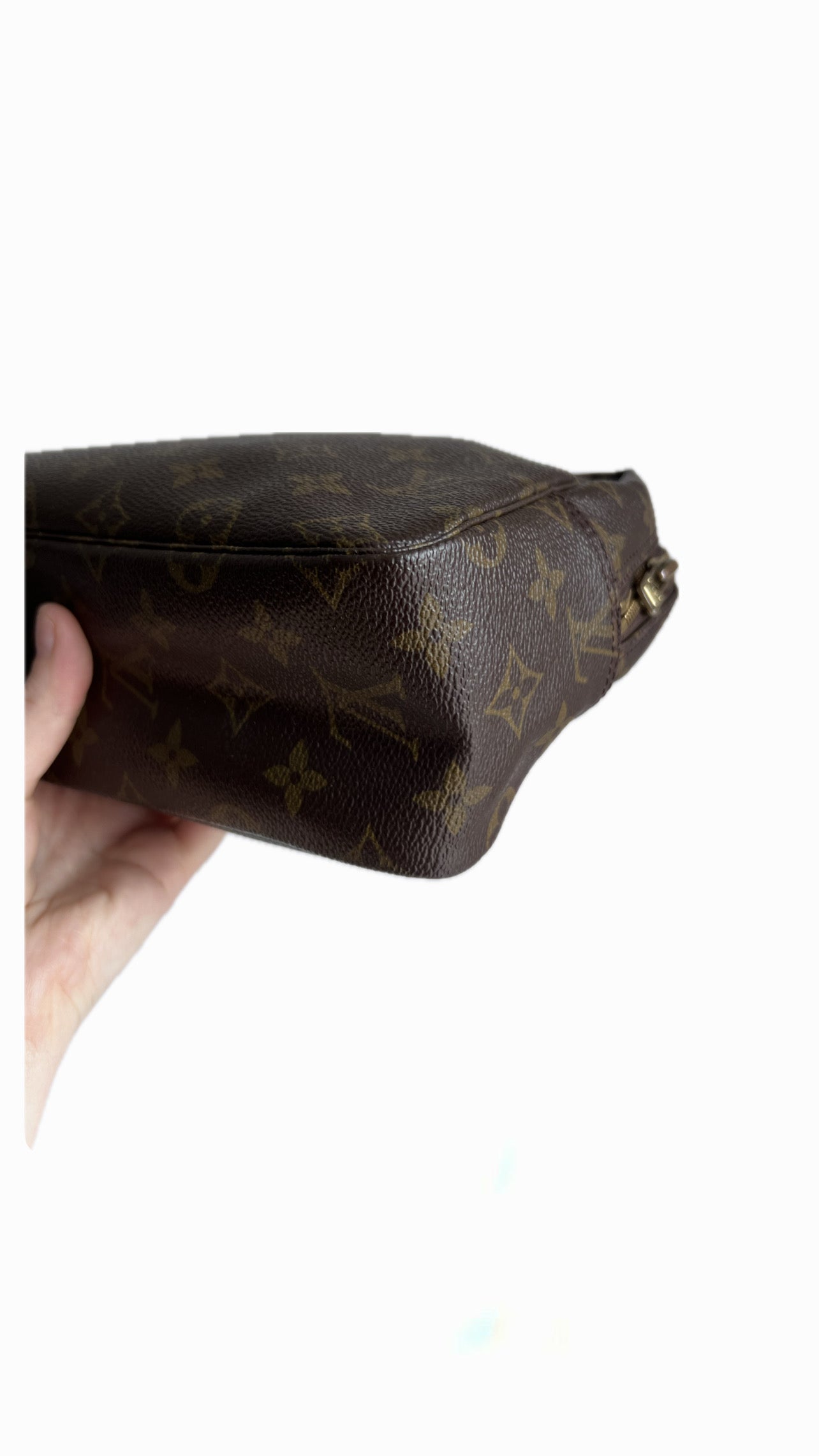 Louis Vuitton Trousse Toilette 28
