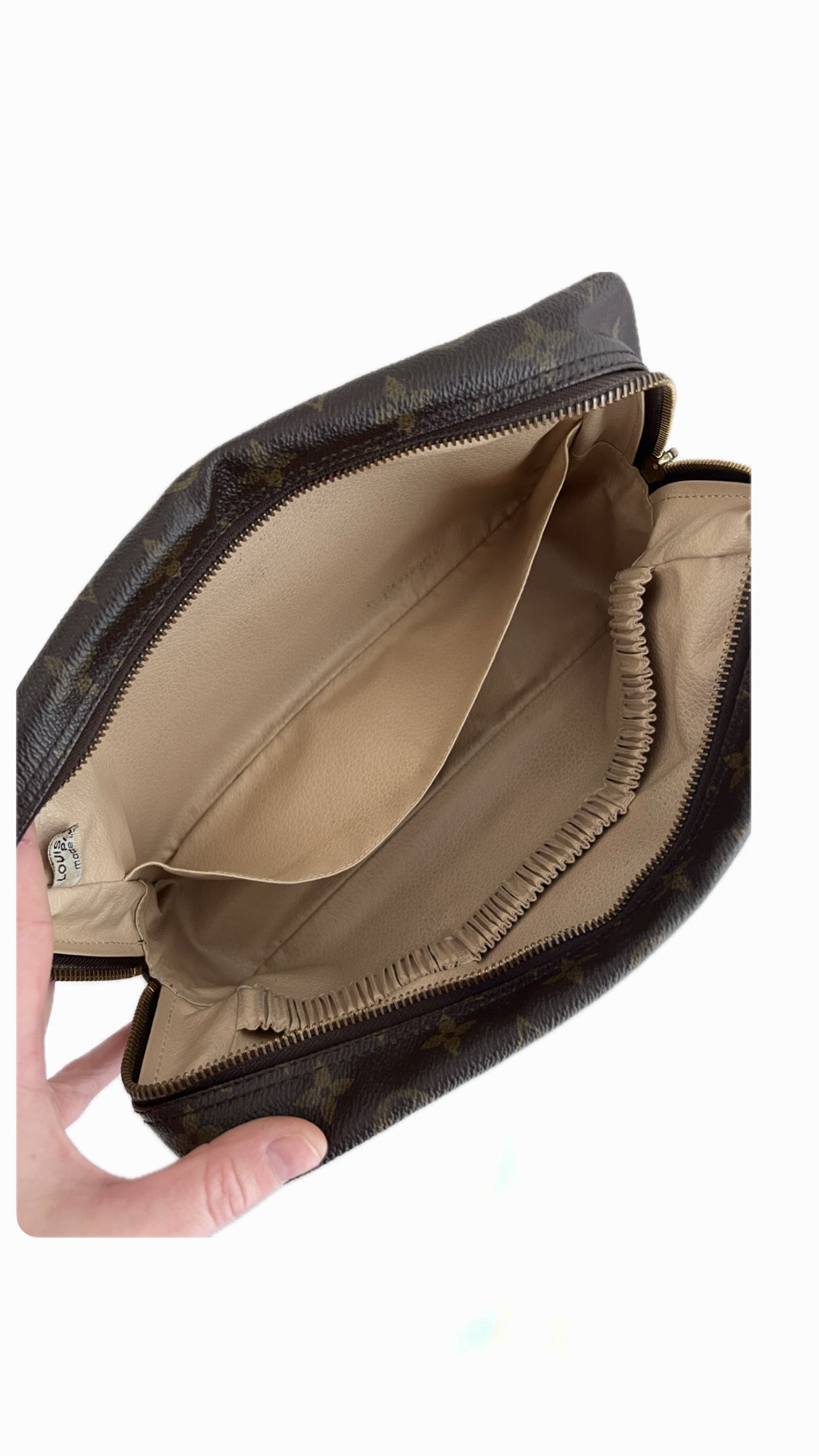 Louis Vuitton Trousse Toilette 28