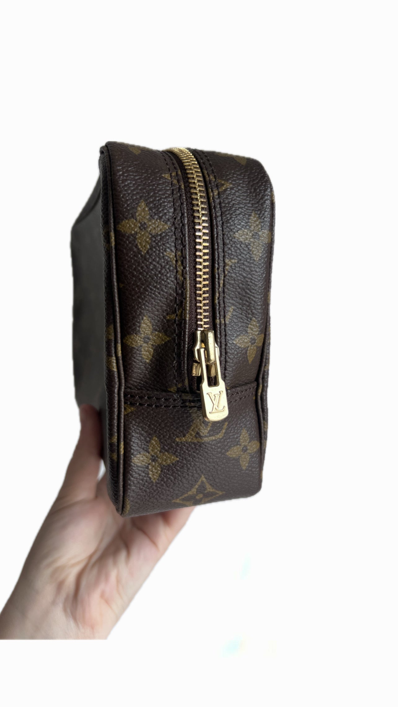 Louis Vuitton Trousse De Toilette 23