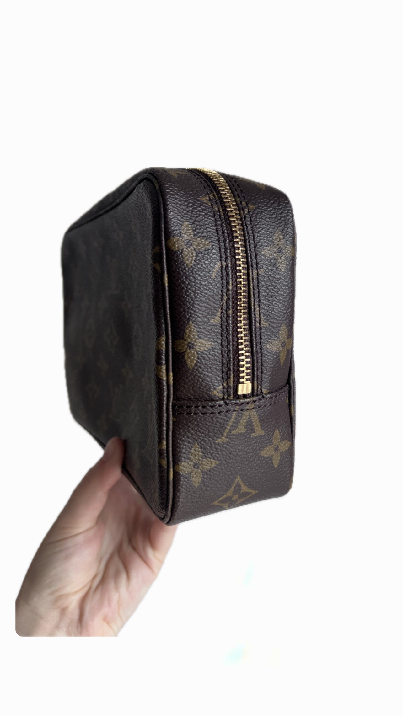 Louis Vuitton Trousse De Toilette 23