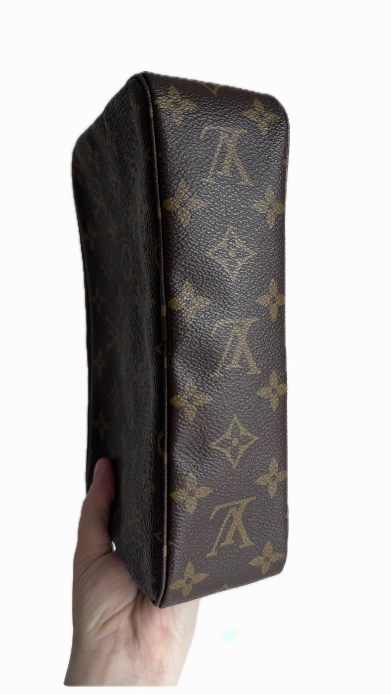 Louis Vuitton Trousse De Toilette 23