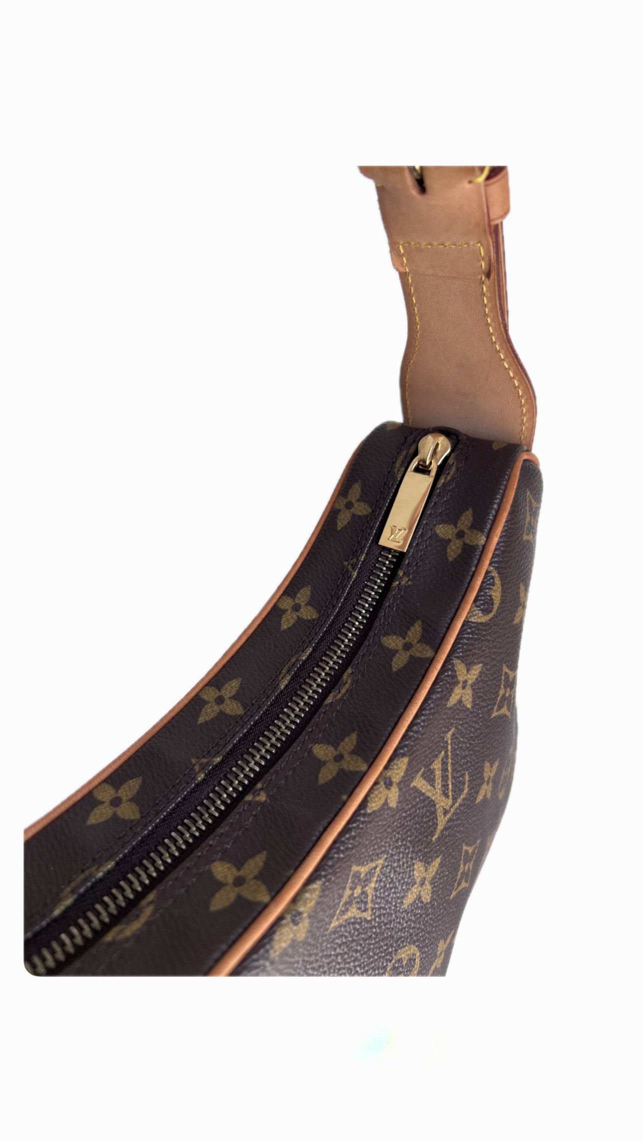 Louis Vuitton Croissant MM