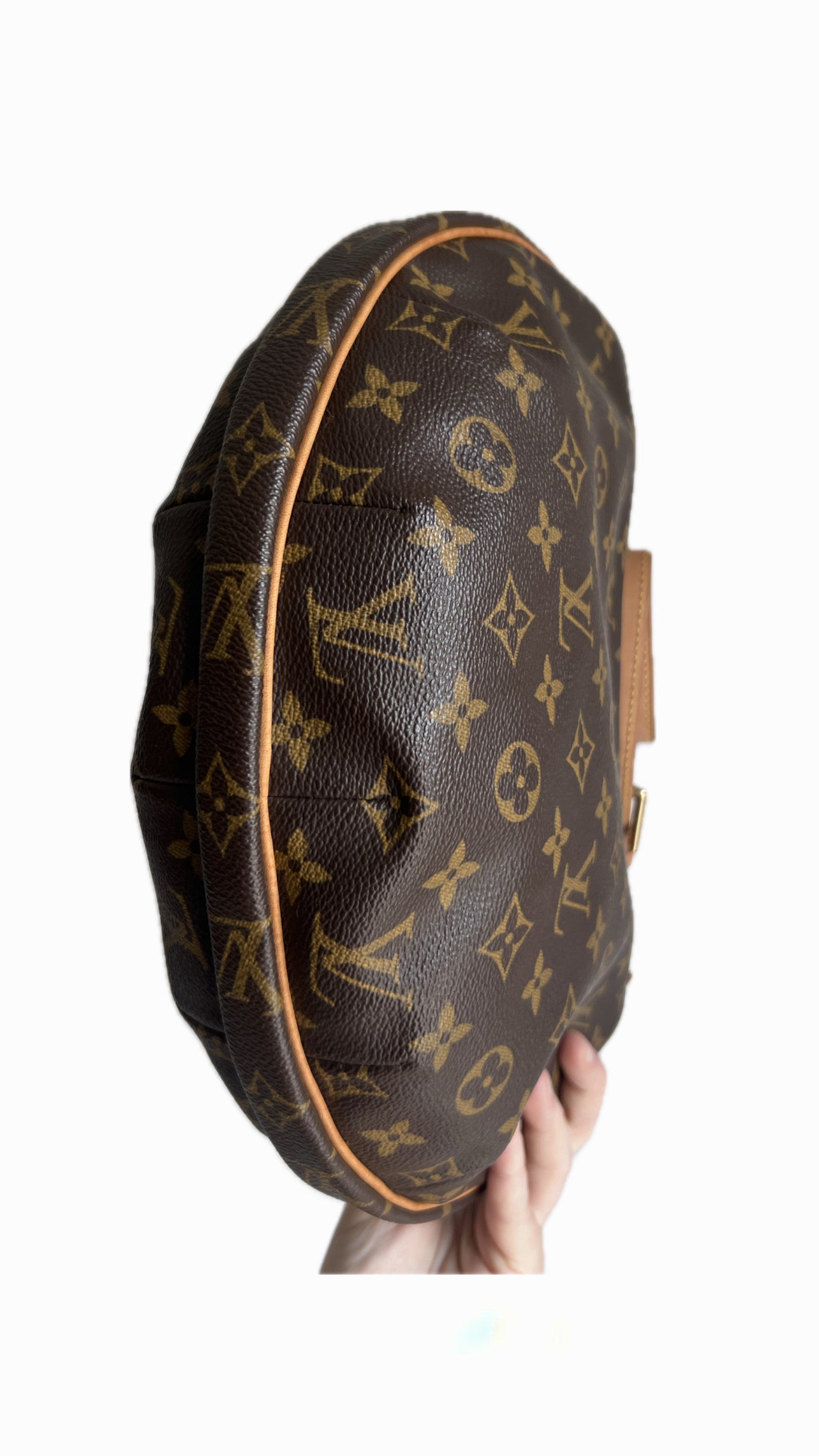 Louis Vuitton Croissant MM