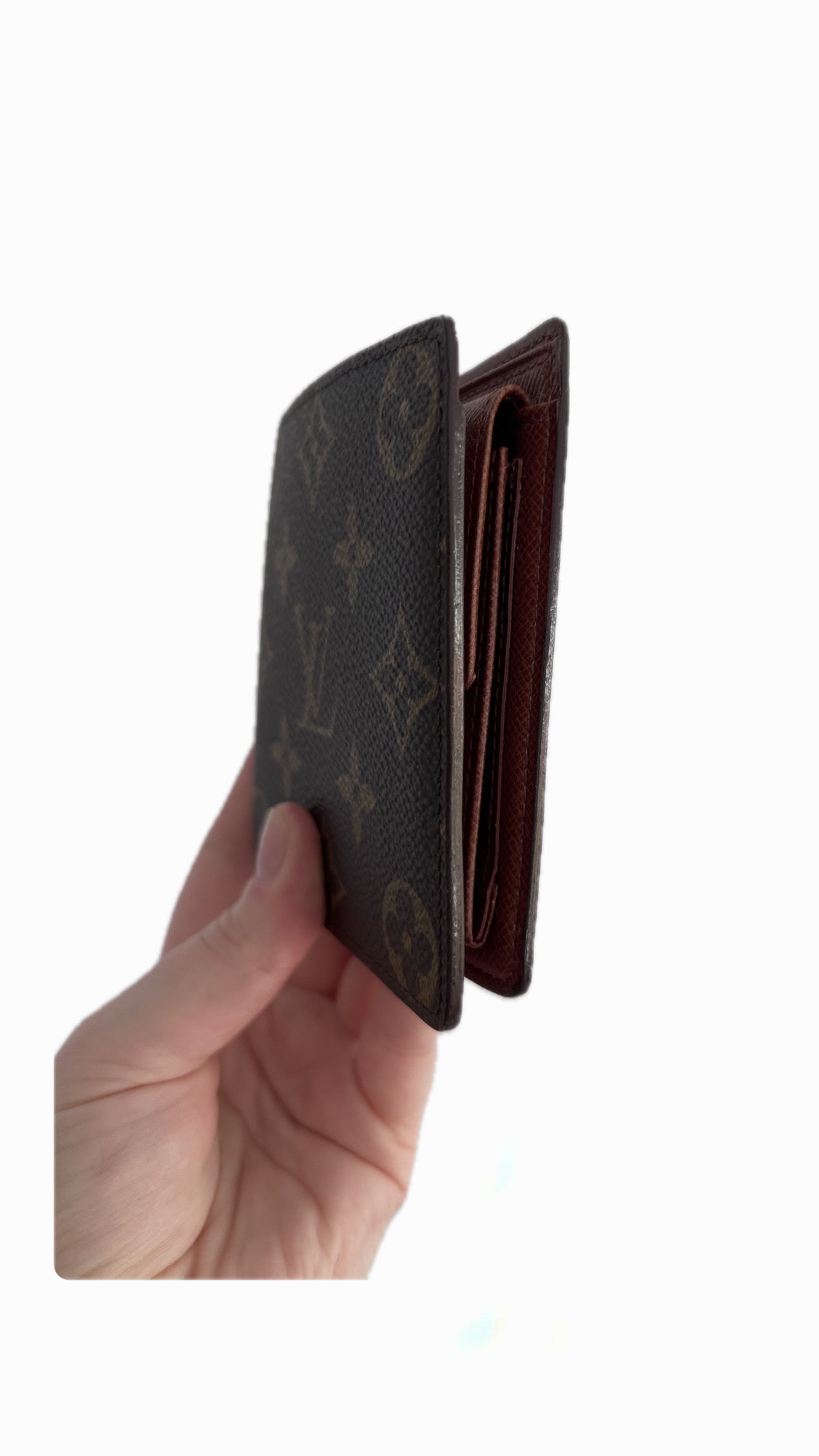 Louis Vuitton Men’s Bi-Fold Wallet