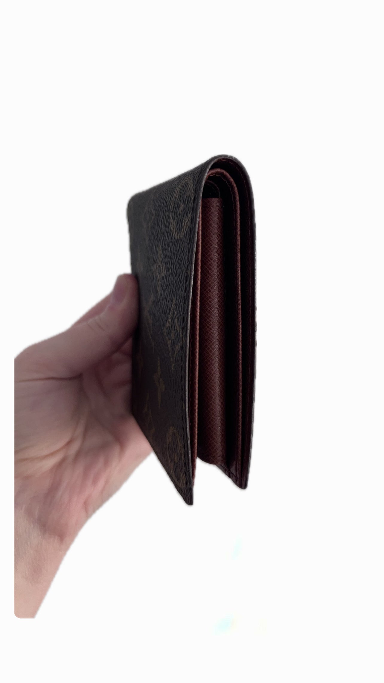 Louis Vuitton Men’s Bi-Fold Wallet