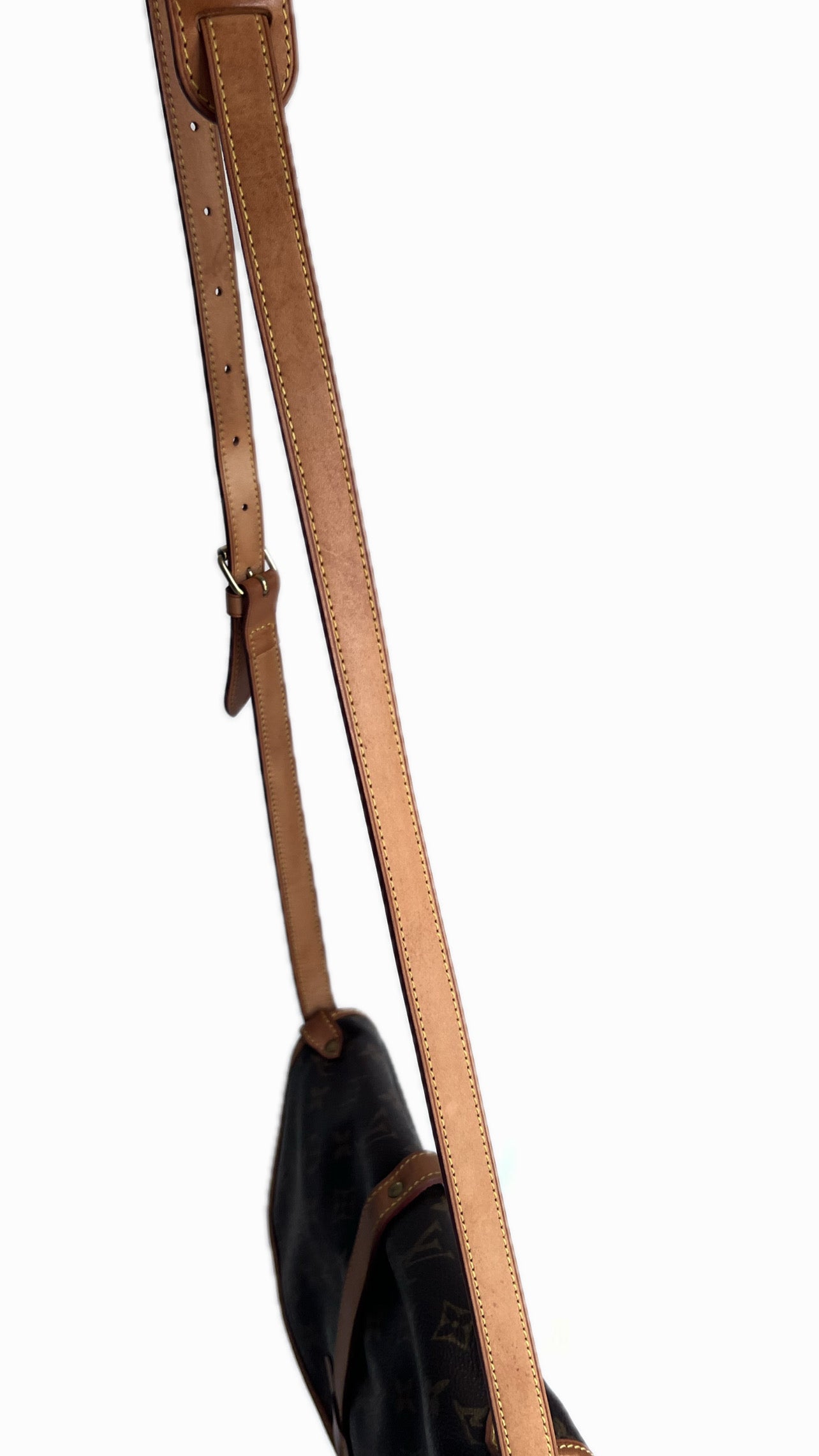 Louis Vuitton Saumur 30