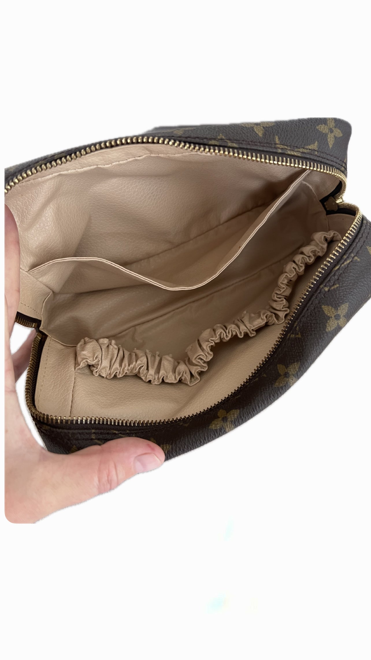 Louis Vuitton Monogram Trousse Toilette 23