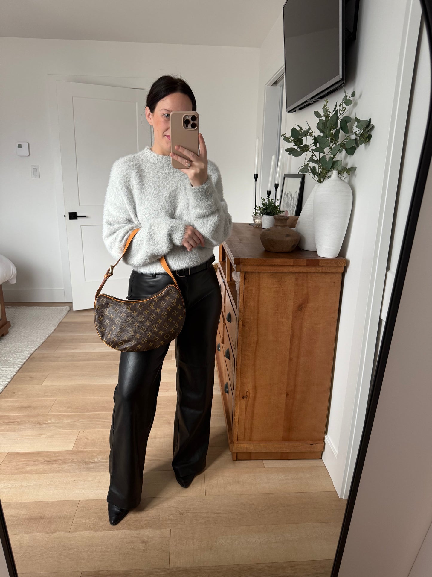 Louis Vuitton Croissant MM