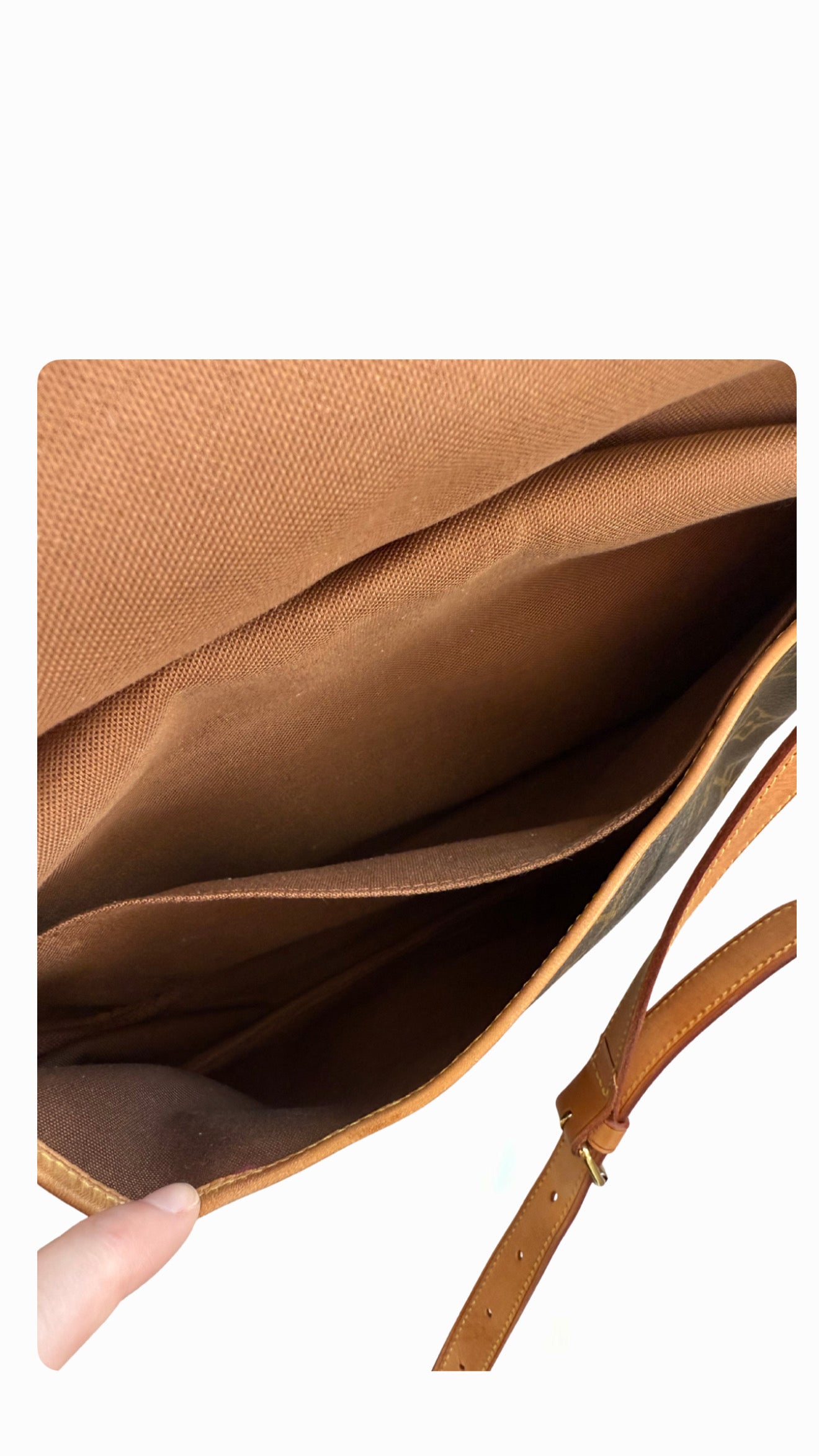 Louis Vuitton Saumur 30