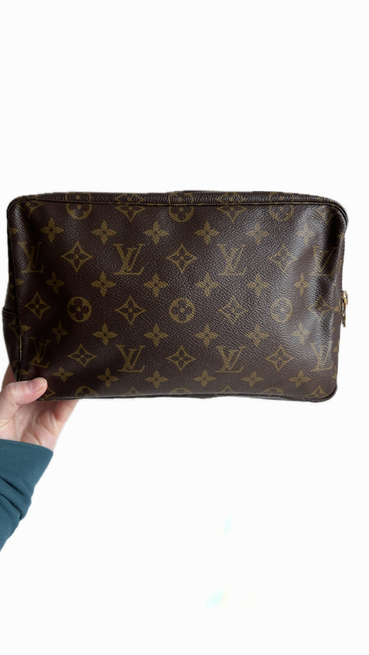Louis Vuitton Trousse Toilette 28