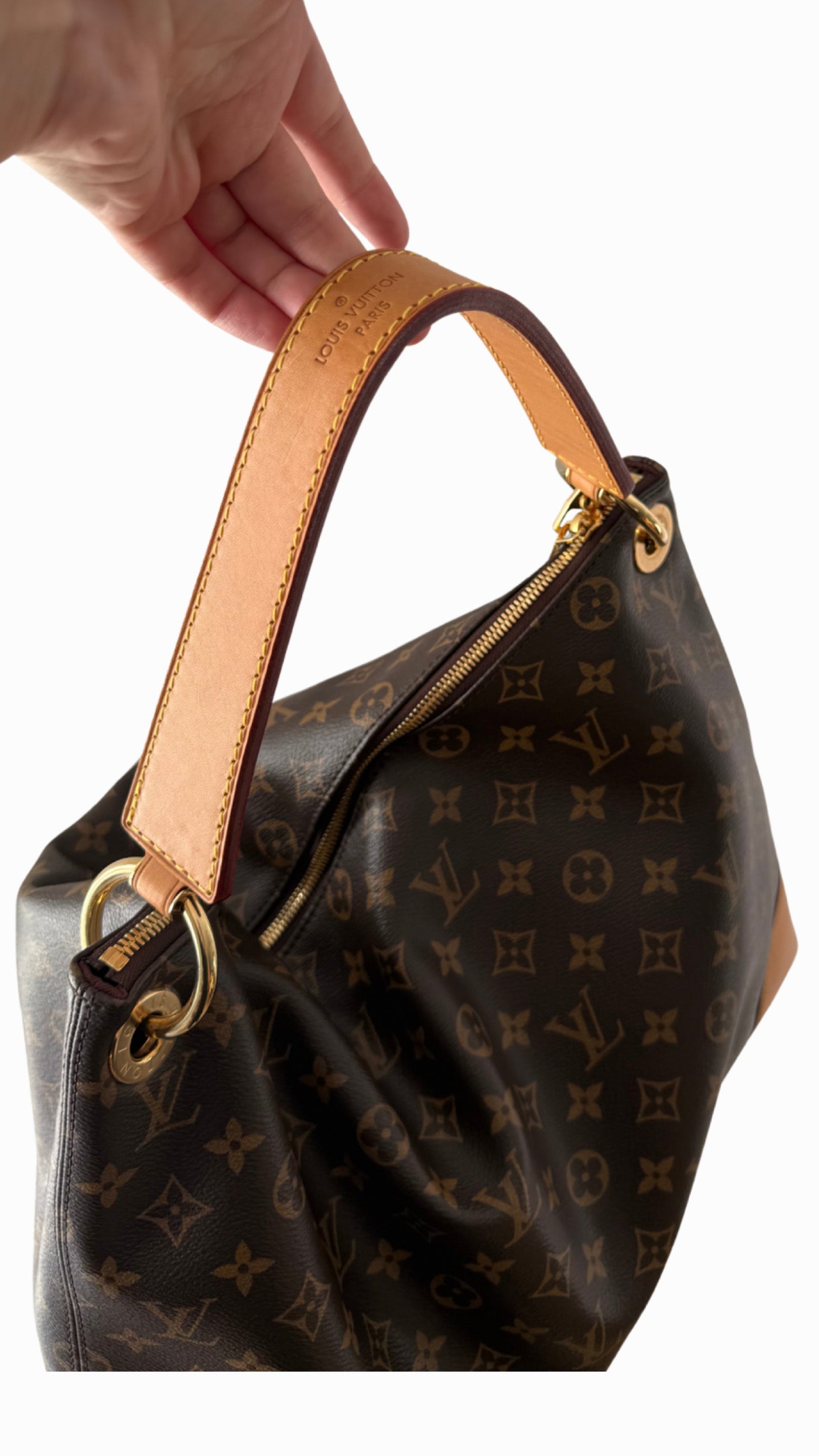 Louis Vuitton Monogram Hobo Berri MM