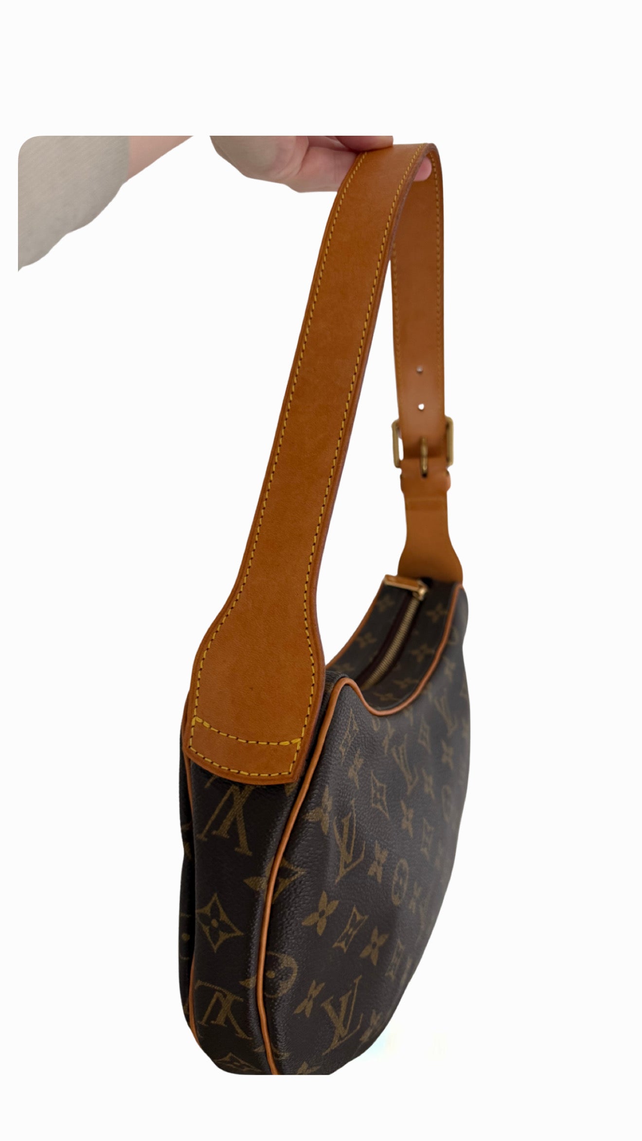 Louis Vuitton Croissant MM