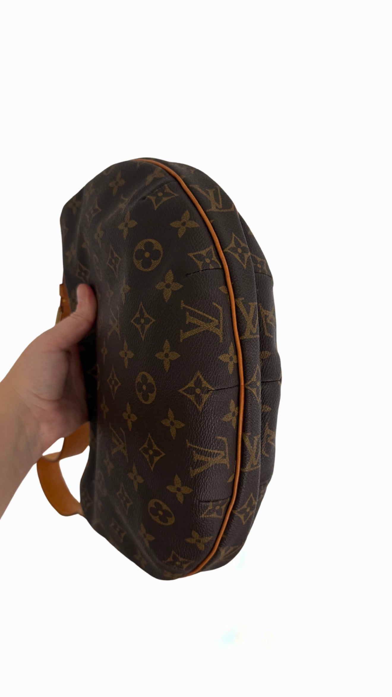 Louis Vuitton Croissant MM