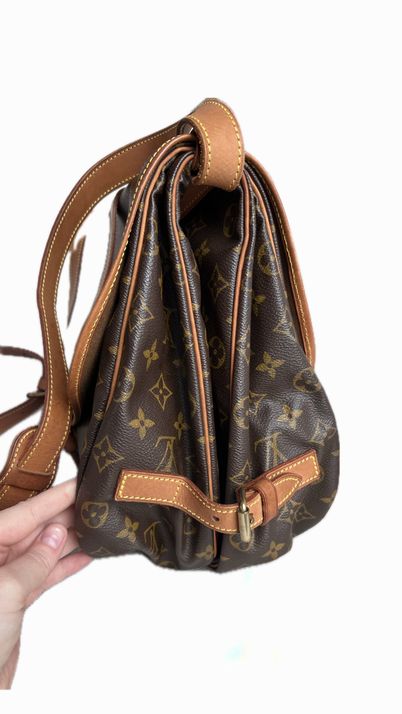 Louis Vuitton Saumur 35