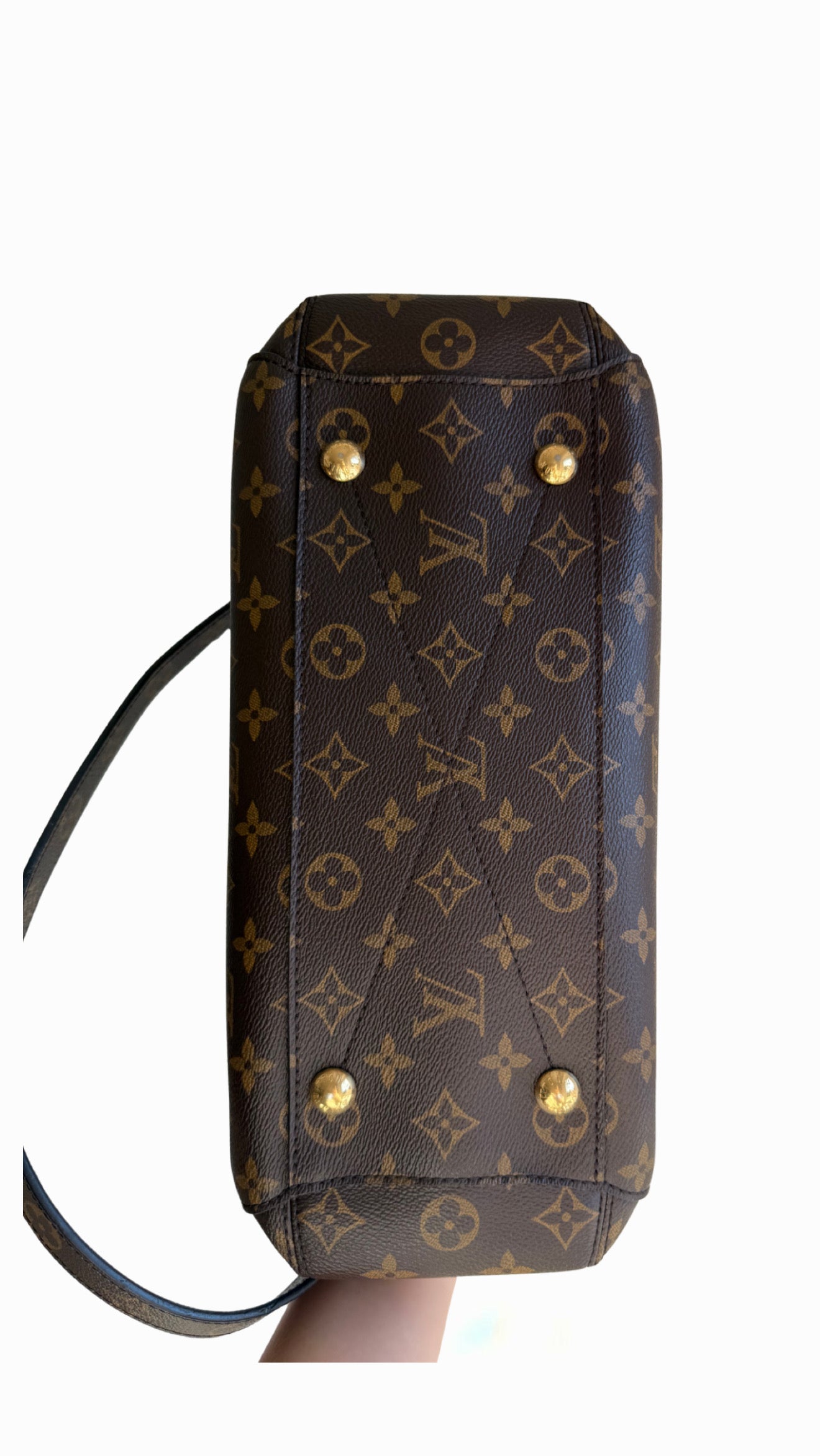 Louis Vuitton Montaigne MM