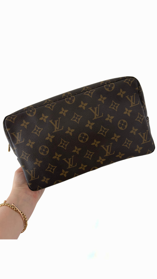 Louis Vuitton Trousse Toilette 28