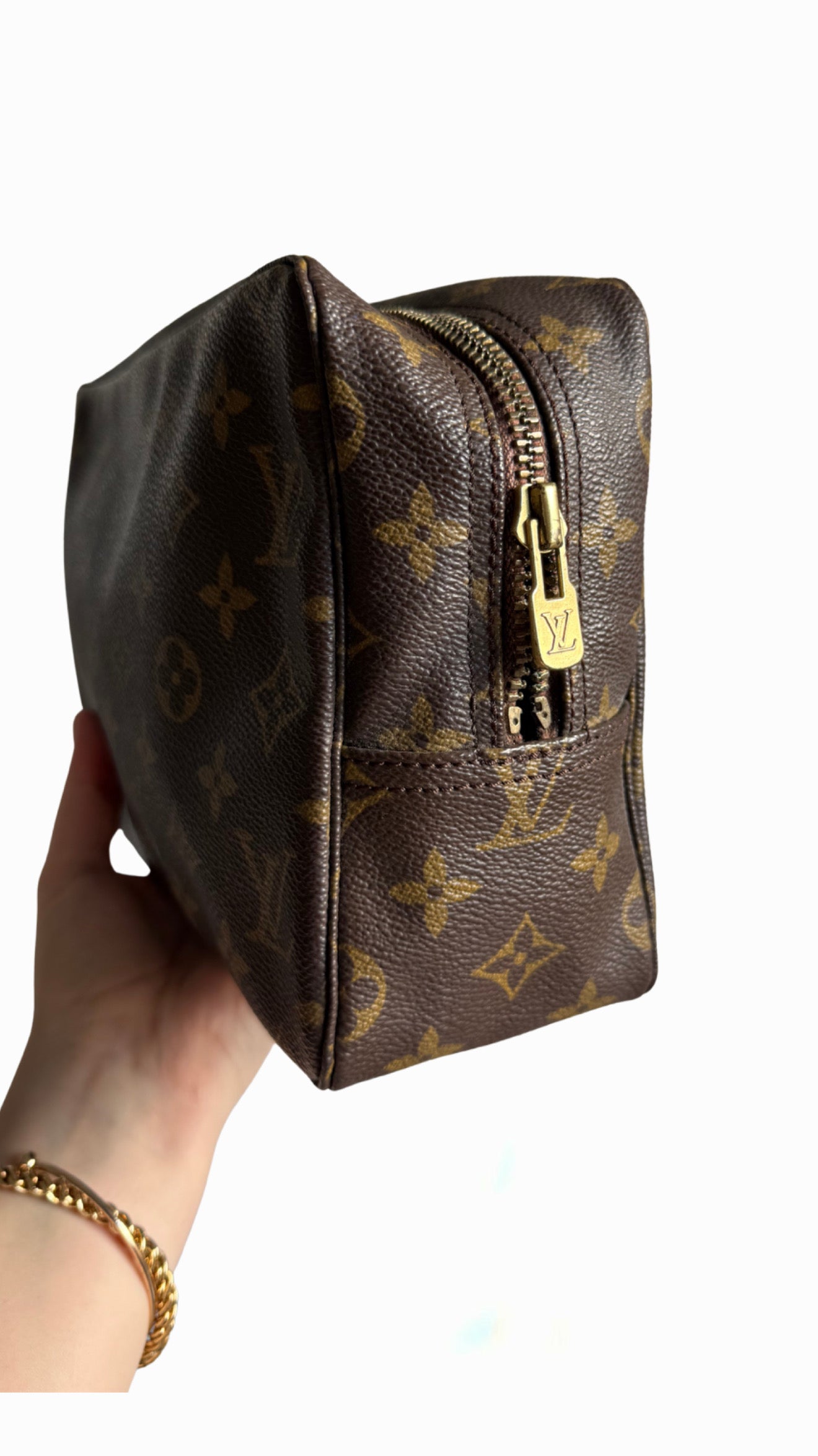 Louis Vuitton Trousse Toilette 28