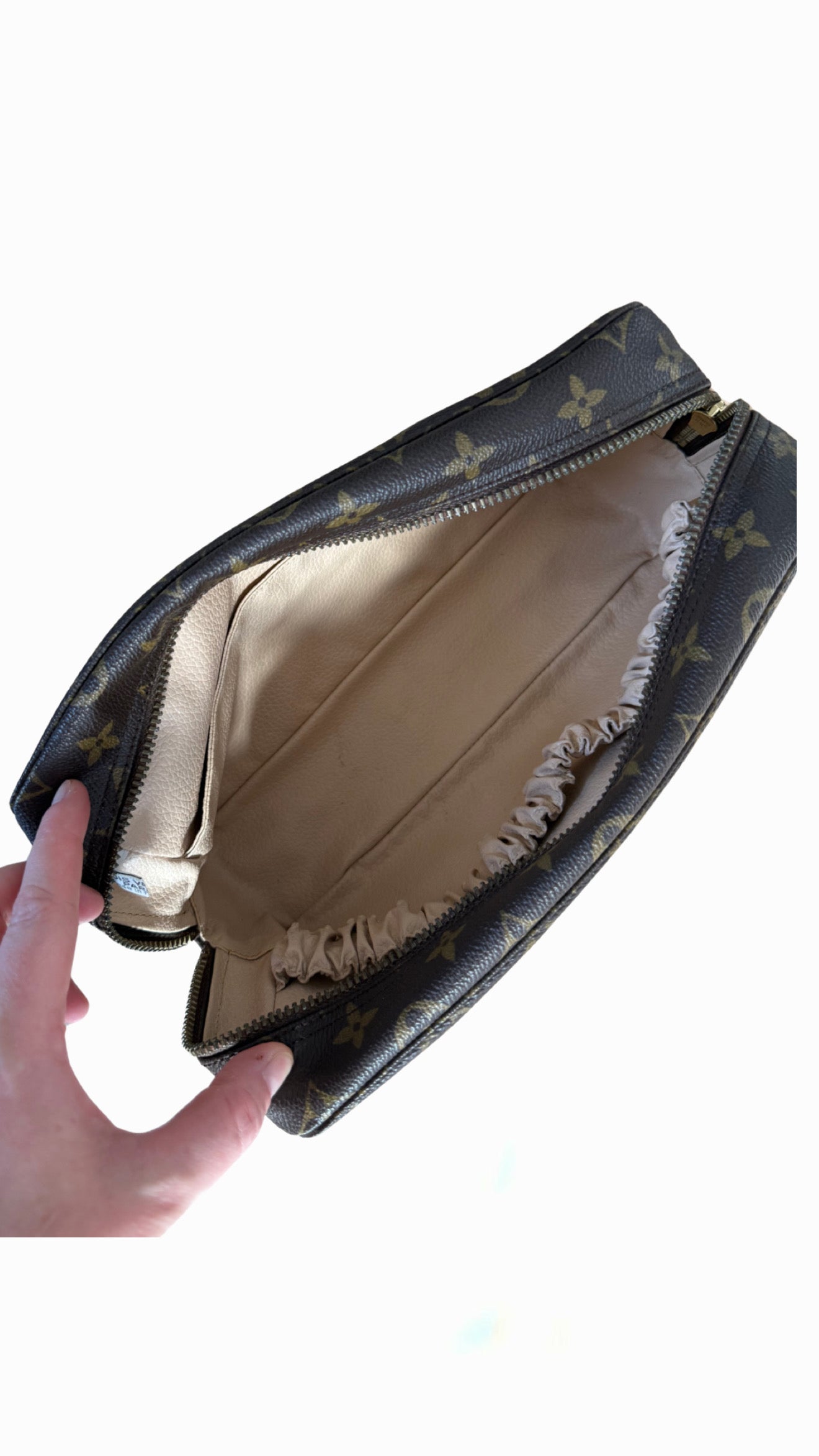 Louis Vuitton Trousse Toilette 28