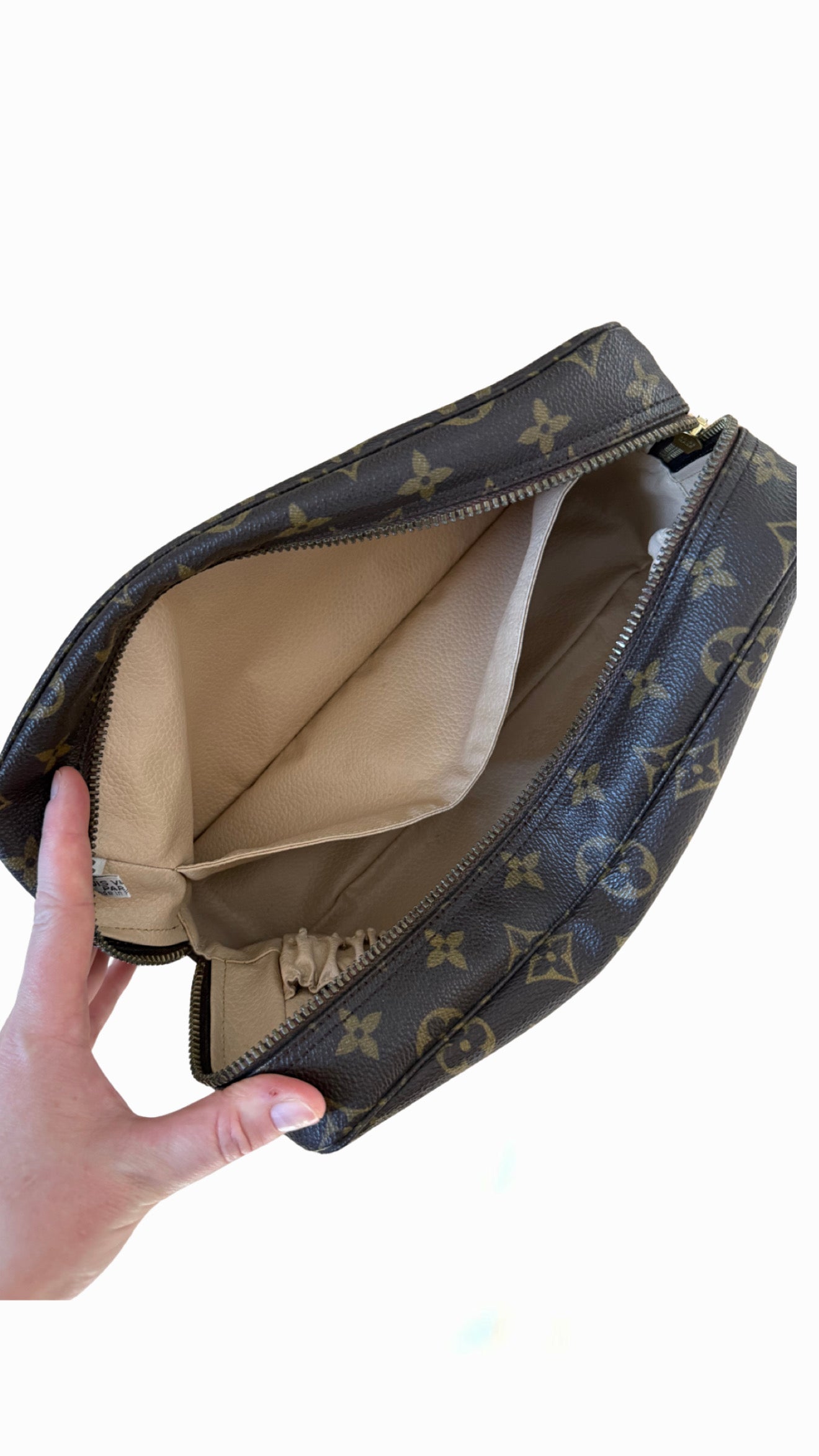 Louis Vuitton Trousse Toilette 28