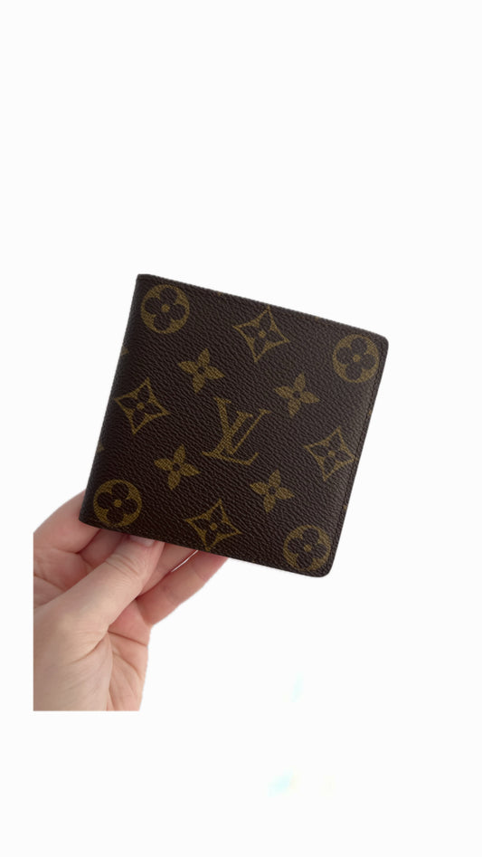Louis Vuitton Men’s Bi-Fold Wallet