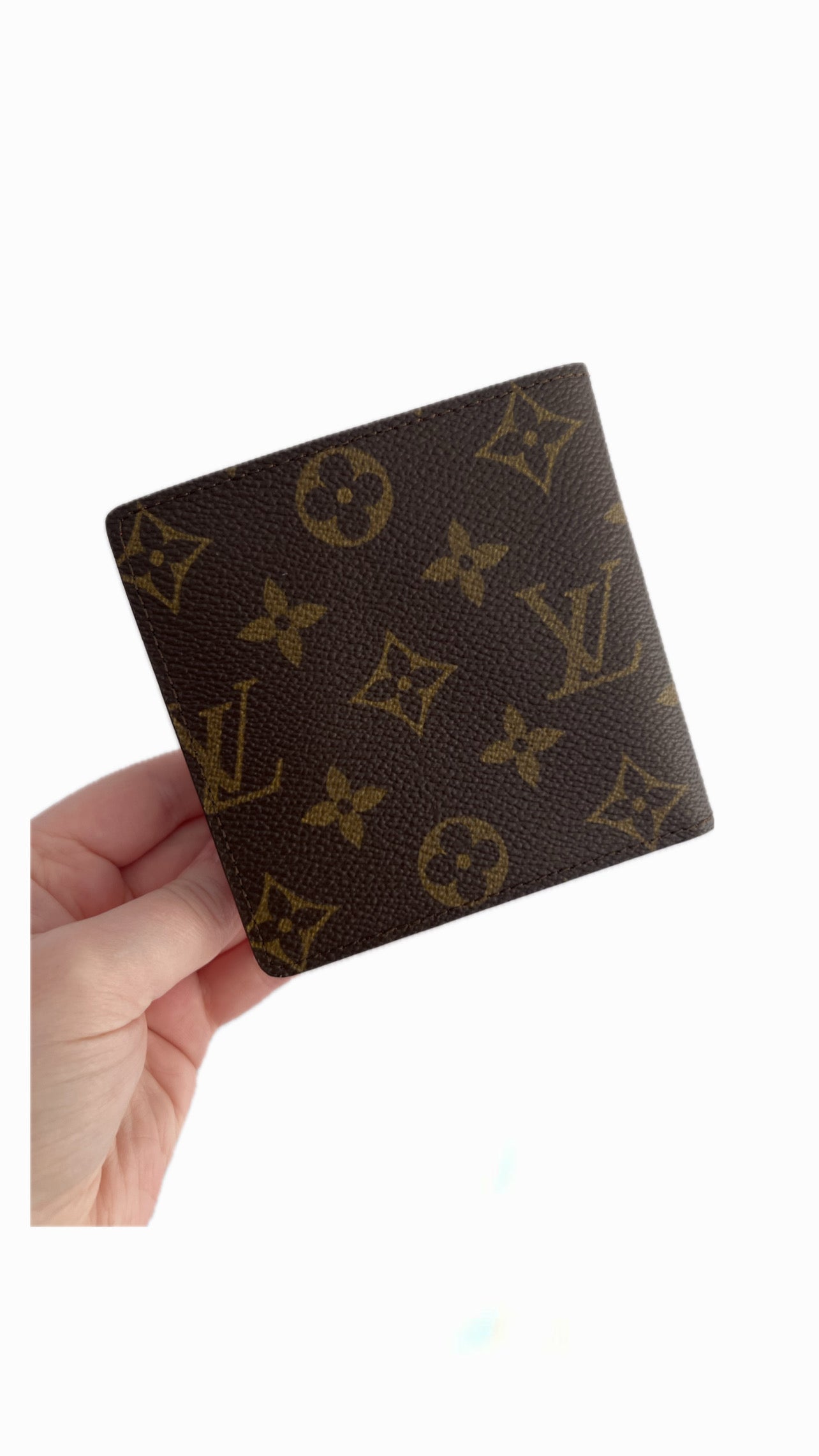 Louis Vuitton Men’s Bi-Fold Wallet